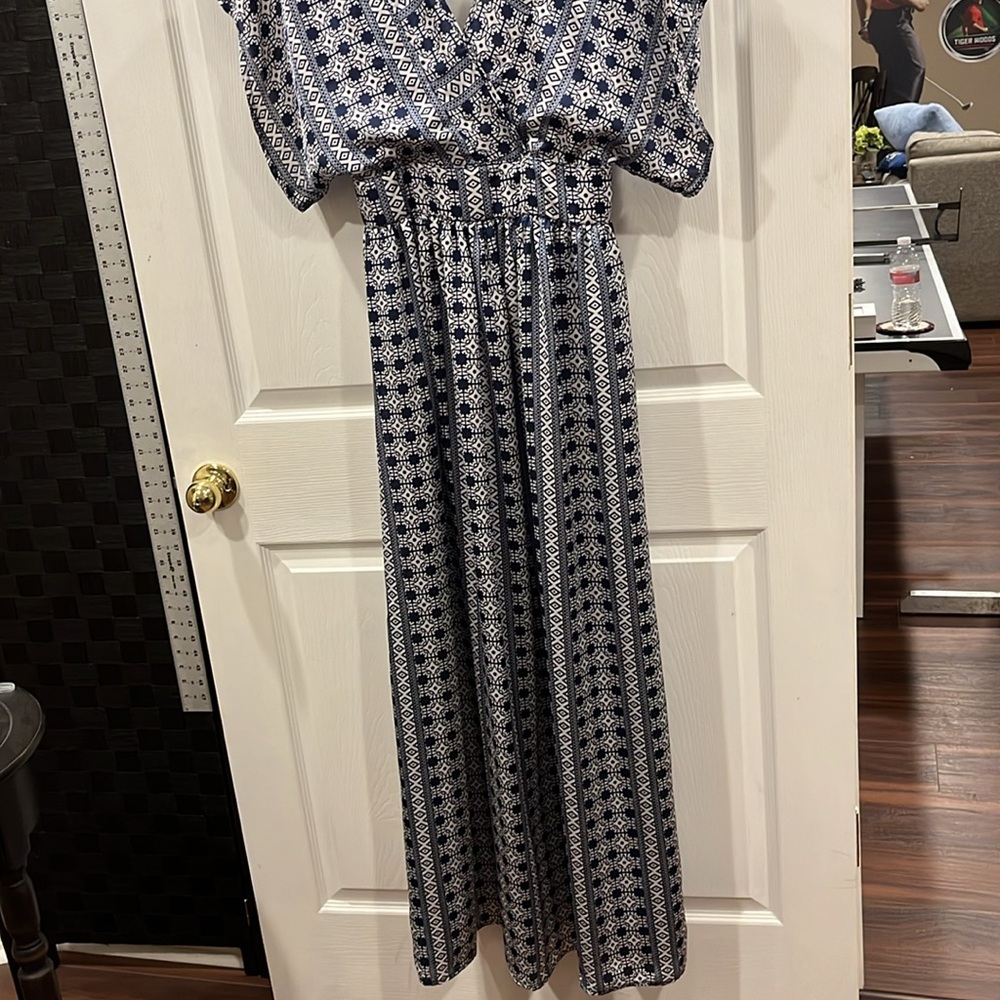 Maxi Dress, silky and flowy feel! Navy Blue & White! - Picture 3 of 5